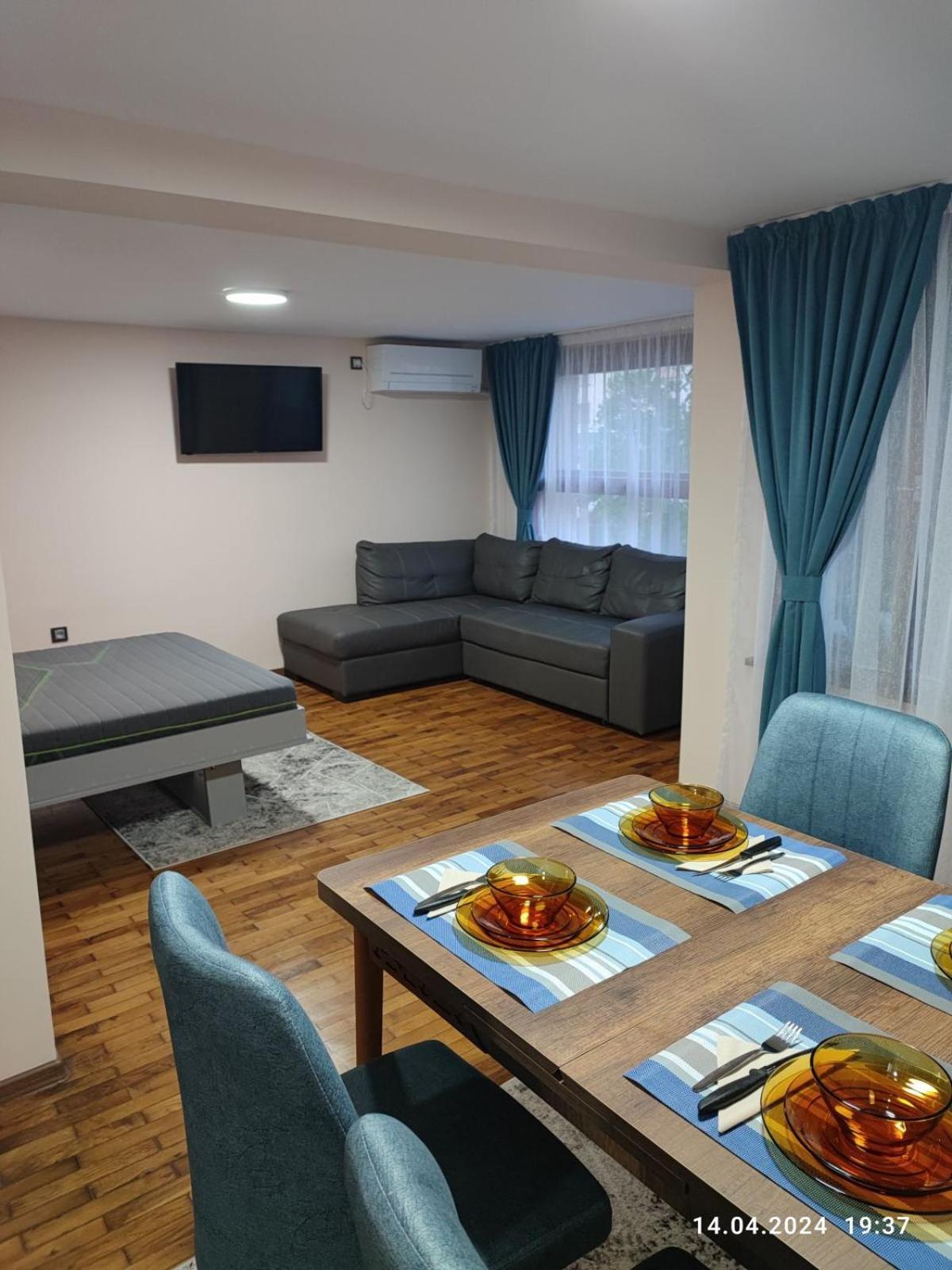 Apartament Desi Apartment Бургас Екстериор снимка